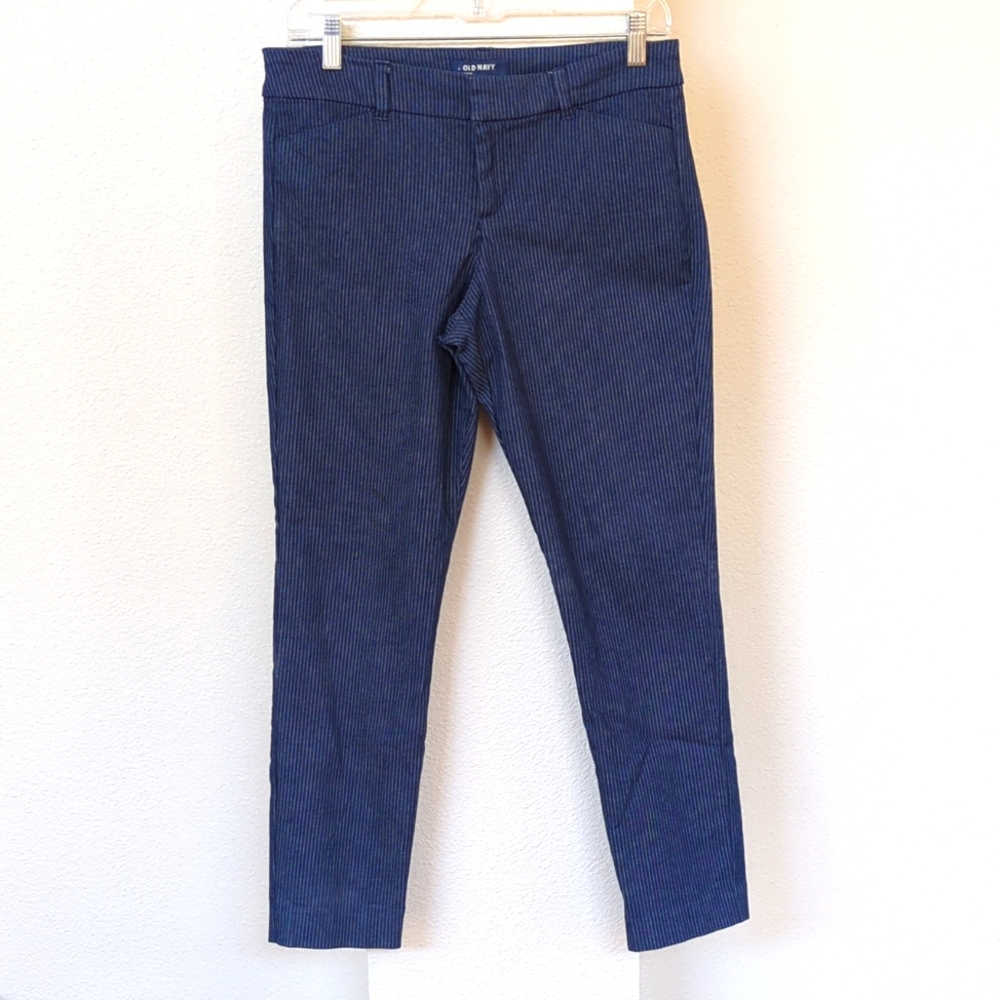 Old Navy chambray blue with white stripes pixie ankle pants, size 4